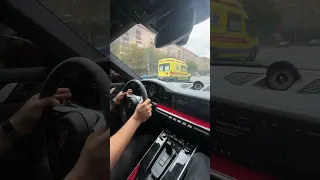 Porsche 911 Turbo S в потоке