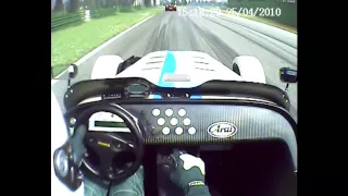 Caterham R500 vs GD Lola T70  Imola.wmv