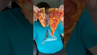 Costco Pizza vs. Domino’s Pizza! Which One Is Better? 🍕