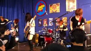 Stereopony at Amoeba