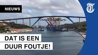 Inschattingsfout: vrachtschip botst tegen brug