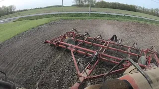 IH 1086 with the Field Cultivator 2020