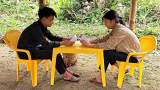 Homeless boy and the poor girl went to the market to buy tables and chairs to improve their lives