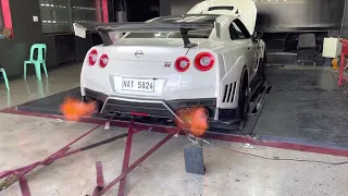 Varis GTR pops and bangs on the dyno 🔥