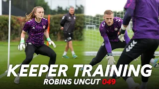 Men and Women Goalkeeper training session! | Robins Uncut 049