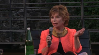 Intervista a Isabel Allende - Teatro romano di Catania 3 giugno 2017 -