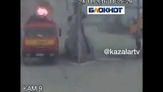 Big blast and accident next to the truck