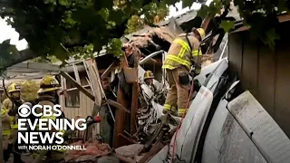 2 killed when small plane crashes into Oregon home