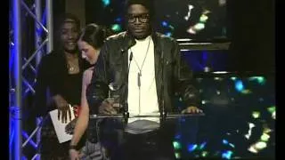 Wambuseun recieving award_ Beste Afrikaans 2011