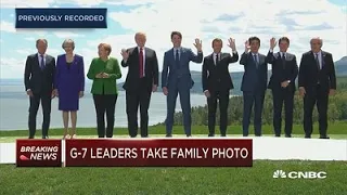 G-7 leaders pose for 'family photo'