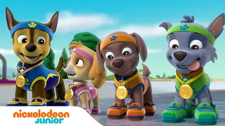 PAW Patrol : La Pat' Patrouille | Les chiots font du sport dans la neige ❄️ | Nickelodeon Jr. France