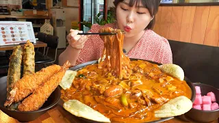 Mukbang🍗Mala Rose Sauce Jjim Dak(Braised Chicken) and the big fried prawns🦐Watermelon for dessert.