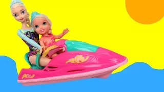 JET SKI ! Elsa & Anna toddlers -  Big Pool - Water Scooter- Kayak - Windsurfing - Slide