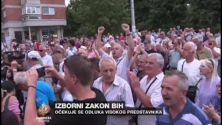 Nova runda konsultacija kod Schmidta, nastavljeni protesti ispred OHR-a