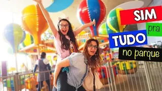 MINHA MÃE DISSE SIM PRA TUDO NO PARQUE DE DIVERSÕES DO SHOPPING | Luluca