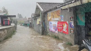 Very Heavy Rain Hits My Village || Water Overflows and Floods Roads || Suitable for a sound sleep