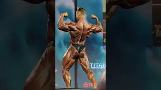 Chris Bumstead's full winning posing routine.