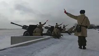 "Выстрел Памяти" - Волгоград, 2 февраля 2019 года, три орудия ЗИС-3