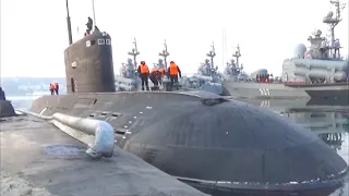 A Russian Project 636.3 submarine fires a Kalibr-PL missile
