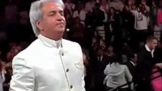 Benny Hinn Sings Worships songs 43 minutes