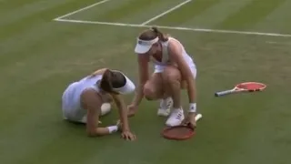 Elena Rybakina rushes to the aid of her opponent Alize Cornet!