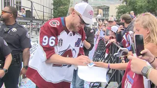 Avs players get up close with fans