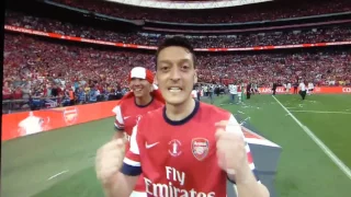 Mesut Özil "Ya Gunners Ya"