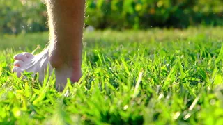 Walking barefoot in slow motion - No copyright