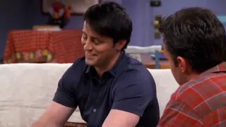 Friends S8 × 22 - Joey pays back his debts to Chandler