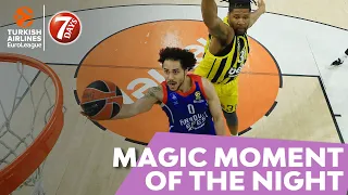 7DAYS Magic Moment of the Night: What a crazy shot by Larkin!