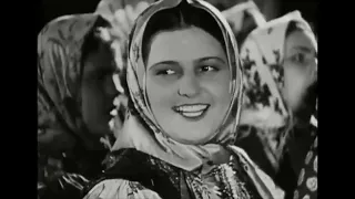 Фрагменты фильма "Бабы рязанские" (1927) режиссеров О. Преображенской и И. Правова.