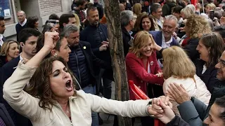 Des milliers d'Espagnols manifestent pour Pedro Sanchez empêtré dans un scandale de corruption