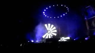 Tiësto - Love comes again + Traffic (Itaipava Fest Helvetia 2009).