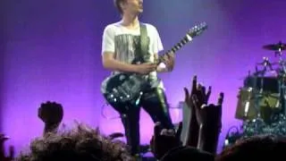 Matt Bellamy from Muse shredding on guitar