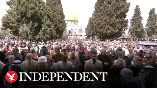 Live: Palestinians attend first Friday prayers during Ramadan at Al-Aqsa mosque