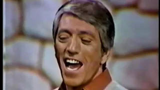 Andy Williams and brothers - Chesnuts Roastin - 69