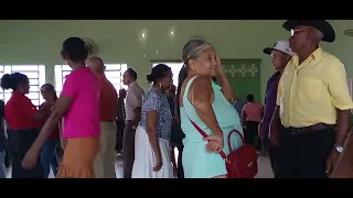 Chico Cearense @ e Cachorrão animando o forró dos idosos em Valença do Piauí dia 26/05/2024 p/23