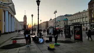 Леприконсы – "Хали-гали, паратрупер", в исполнении уличных музыкантов на Невском проспекте...