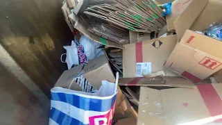 DUMPSTER DIVING - DOLLAR GENERAL THROWS OUT CASES OF  FREE STUFF - DUMPSTER QUEEN