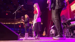 Suzanne Vega performing 'Luka' at City Winery NYC 12-23-22