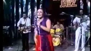 Milton Nascimento - Elis Regina (Montreux Festival de Jazz) ao vivo 1979.