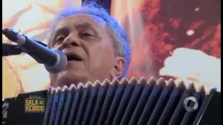 Flávio José e Santanna se emocionaram ao homenagear as mães