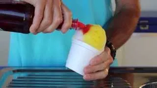 Making a Snow Cone at Sno Crazy