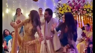 Kubra khan and Zara Noor Abbas Dance