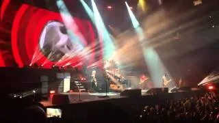 GUNS N ROSES "Paradise City" Finale Las Vegas April 8, 2016 | Metal Injection