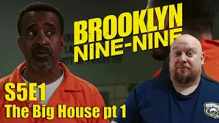Brooklyn 99 5x1 The Big House - Its hard times for Peralta... but at least he's got Caleb....