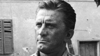 El Nieto De Kirk Douglas Se Ve Exactamente Como La Leyenda