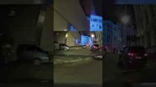 Поліцейський з міцними ЯЙЦЯМИ-КИДАЕТЬСЯ  під КОЛЕСА Авто!!!