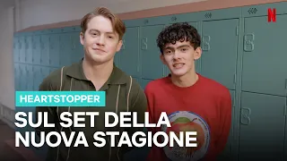 Kit Connor e Joe Locke scoprono la scuola di Heartstopper 2 | Netflix Italia