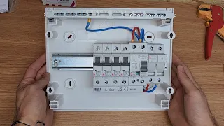 Electric panel made correctly with a minimum of components